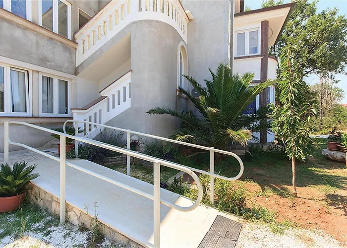 Apartamento Awesome In With Wifi